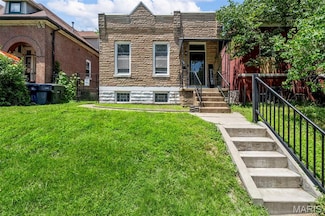 8309 Minnesota Ave, Saint Louis, MO 63111