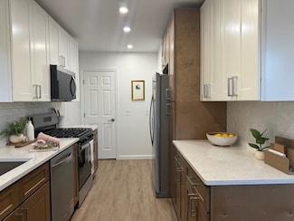 102 Crawford St, Fall River, MA 02724