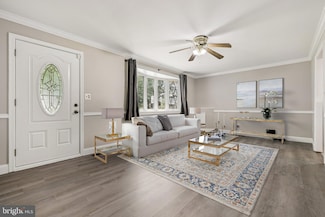 308 Aquahart Rd, Glen Burnie, MD 21061