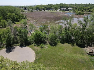 1801 Western Ave N, Roseville, MN 55113