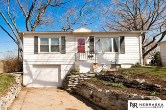 7320 Frederick Ave, La Vista, NE 68128