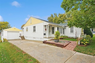 301 E 19th St S, Newton, IA 50208