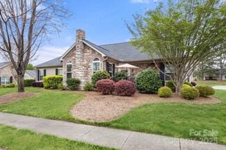 744 Ledgestone Ct, Fort Mill, SC 29708