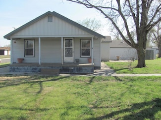 229 East Ave E, Hutchinson, KS 67501