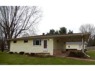 4433 Yackey Dr NW, Strasburg, OH 44680