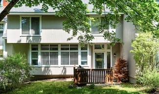 4 Pepperidge Ct, Simsbury, CT 06070