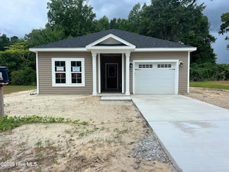 408 Hadnot Ave, Maysville, NC 28555