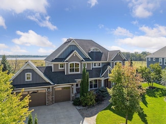 22 Leaf Wing Dr, Saint Paul, MN 55127