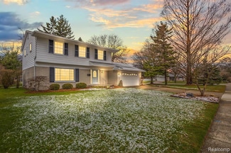 36393 Dardanella St, Livonia, MI 48152