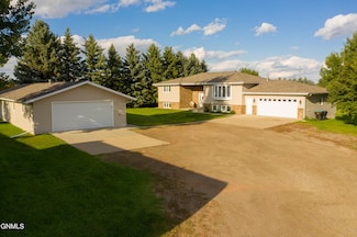 1300 Crestfield Ave, Bismarck, ND 58503