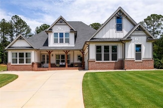 400 Fox Valley Dr, Monroe, GA 30656