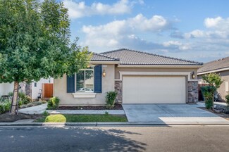 3474 Smith Ln, Clovis, CA 93619