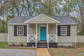 206 Delaware Cir NW, Huntsville, AL 35811