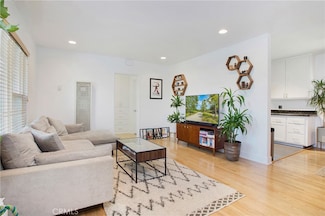 1335 E Appleton St Unit 6, Long Beach, CA 90802