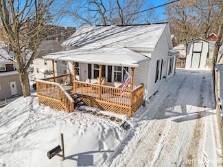 409 Taylor Ct, Ionia, MI 48846