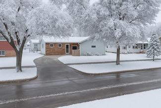 1407 17th St S, Fargo, ND 58103