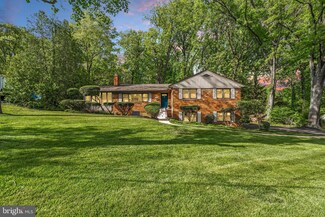 6432 Walters Woods Dr, Falls Church, VA 22044