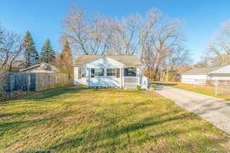 4510 S John Hix Rd, Wayne, MI 48184