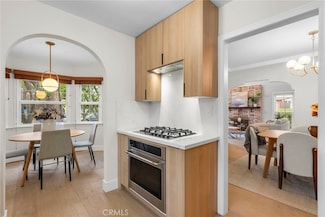 2928 11th Ave, Los Angeles, CA 90018