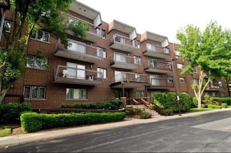 300 E Dundee Rd Unit 202, Buffalo Grove, IL 60089