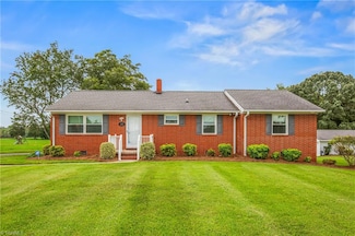 1435 Thomas Rd, Lexington, NC 27295