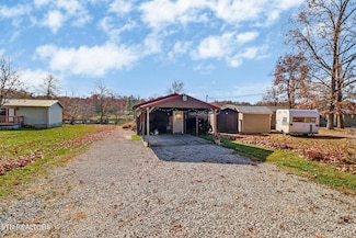 75 Linger Lake Ln, Crossville, TN 38571
