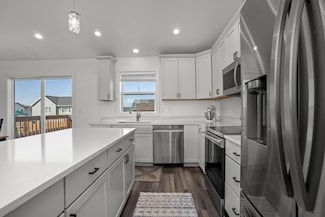 114 Mulberry Loop NE, Minot, ND 58703