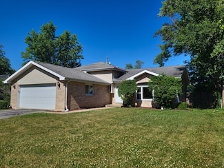 913 Dartmouth Ave, Matteson, IL 60443