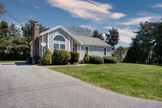 27 Bellavista Dr, Pocasset, MA 02559