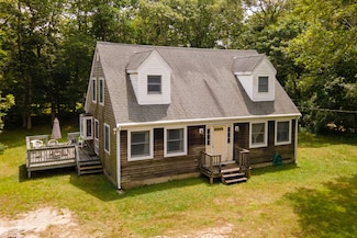 170 Barnes Rd, Oak Bluffs, MA 02557