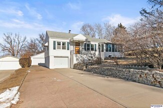 4420 Frederick St, Omaha, NE 68105