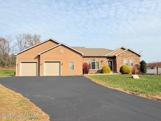 36 Lamont Dr, Drums, PA 18222