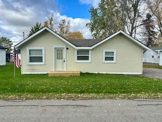 123 Sandpiper Ave, Houghton Lake, MI 48629