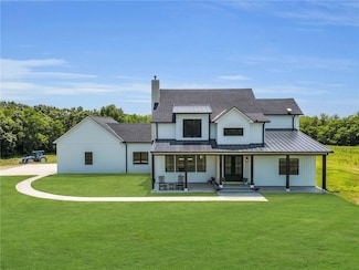 21851 179th St, Tonganoxie, KS 66086