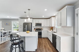 1141 Middlefield Rd, Hamel, MN 55340