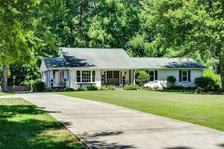 290 Dania Dr, Alpharetta, GA 30009