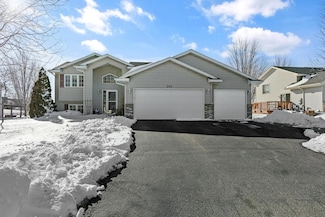 314 Grindstone Ln, Dundas, MN 55019