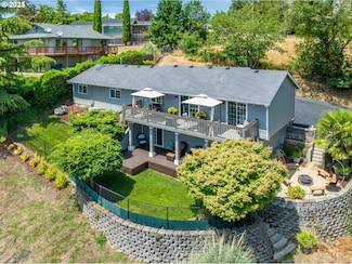 441 NW Galaxy Dr, Winston, OR 97496