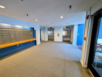 4 Summit Dr Unit 107, Reading, MA 01867