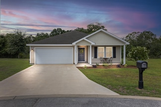 250 Lockwood Way E, Defuniak Springs, FL 32435