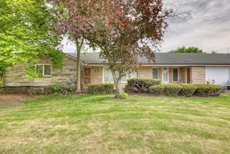 N69W15889 Eileen Ave, Menomonee Falls, WI 53051