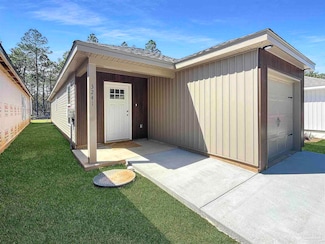 3241 Damon Dr, Milton, FL 32583