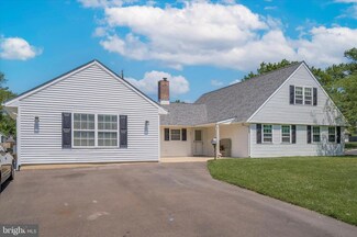 46 Forsythia Dr S, Levittown, PA 19056