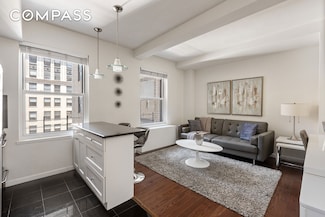 150 W 51st St Unit 1017, New York, NY 10019