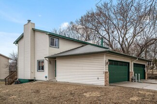 16795 Terrey Pine Dr, Eden Prairie, MN 55347