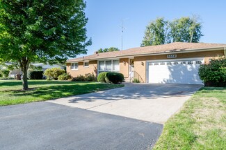 5556 Donald St, Stevensville, MI 49127