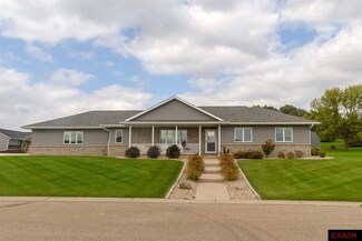 725 Maple Ln, Eagle Lake, MN 56024