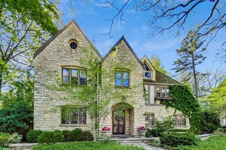 2510 Orrington Ave, Evanston, IL 60201