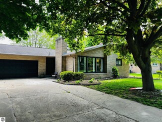 901 Center Dr, Mount Pleasant, MI 48858