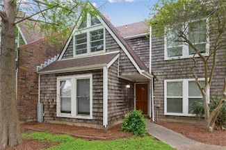 17 Spinnaker Ln, New Orleans, LA 70124